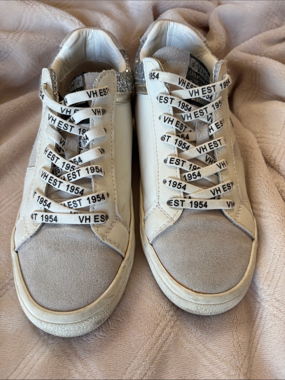 Vintage Havana White and Gray Low-Top Sneakers